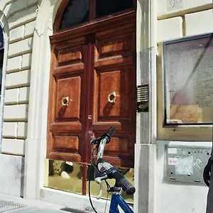 Alojamento de Acomodação e Pequeno-almoço Casa White, Roma